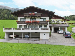 Lush Apartment in Hollersbach im Pinzgau with Terrace